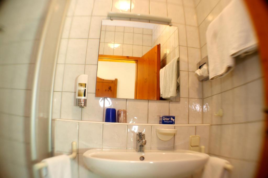 Gasthof Zum Kauzen أوكسنفورت الغرفة الصورة